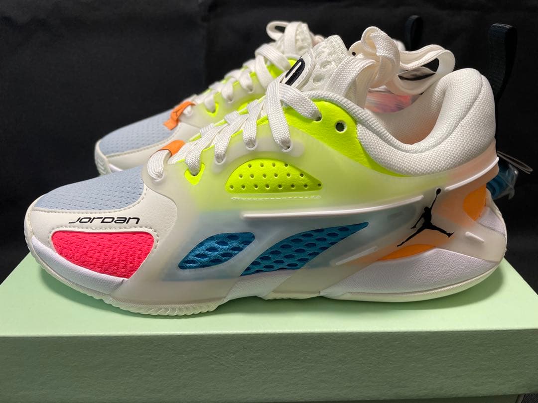 新品 JORDAN HEIR PF 22.5cm