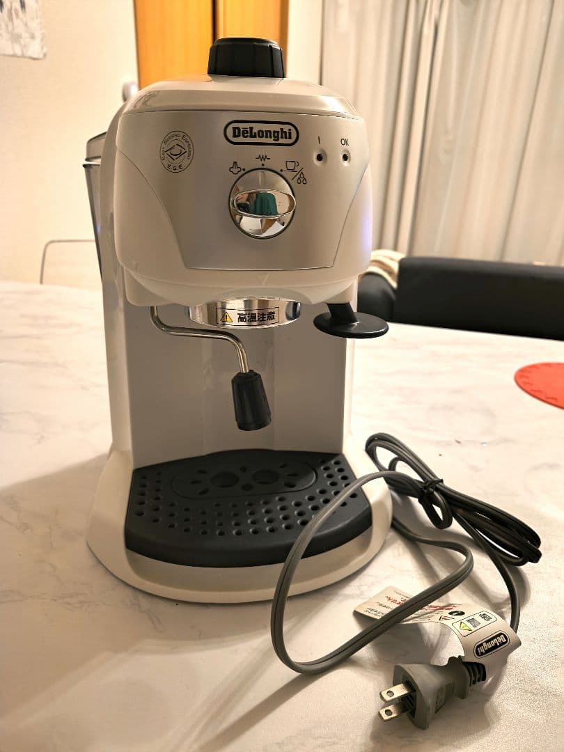 【美品】DeLonghi エスプレッソマシン ホワイト