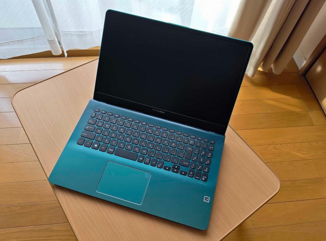 Asus Vivobookノートパソコン