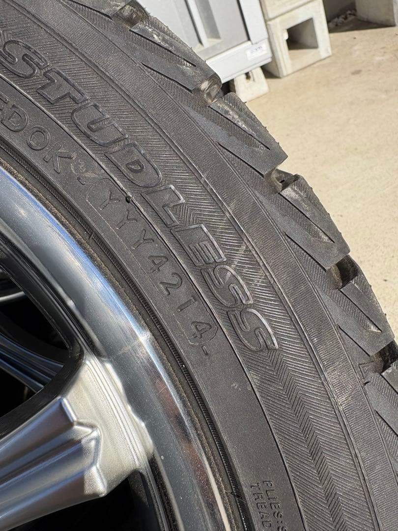 専用　キロ未満 訳アリスタッドレス カールソン 1/11EVO プリウス CT