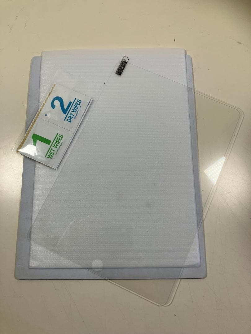 iPad 第9世代　256GB シルバー　Wi-Fiモデル カバーガラスつき