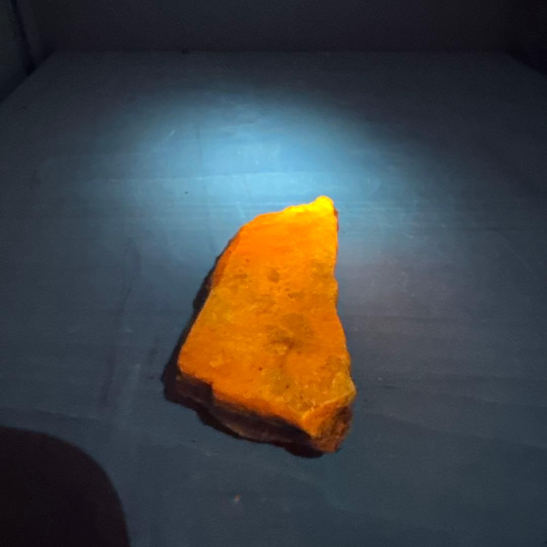 北海道石　然別オパール　蛍光オパール133g