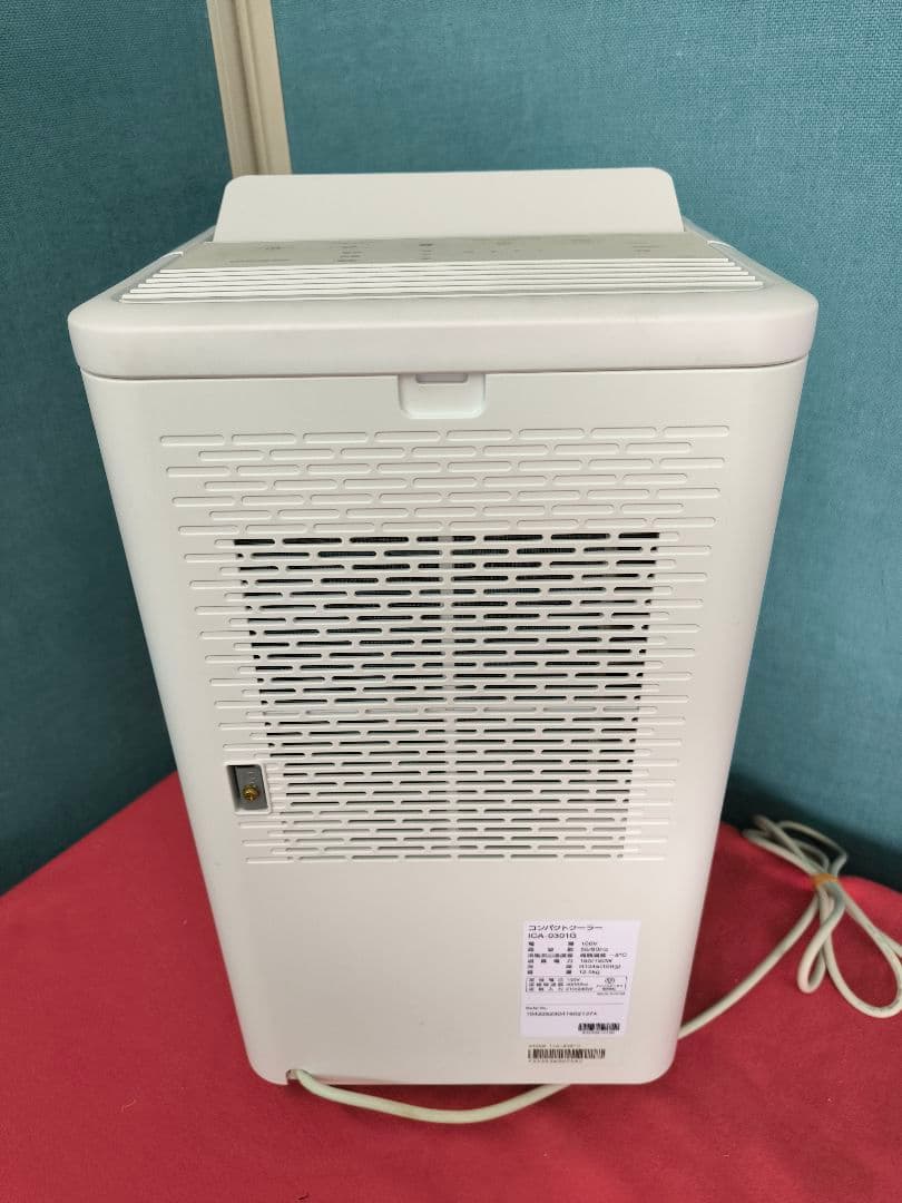 2023年製　アイリスオーヤマ コンパクトクーラーICA-0301G