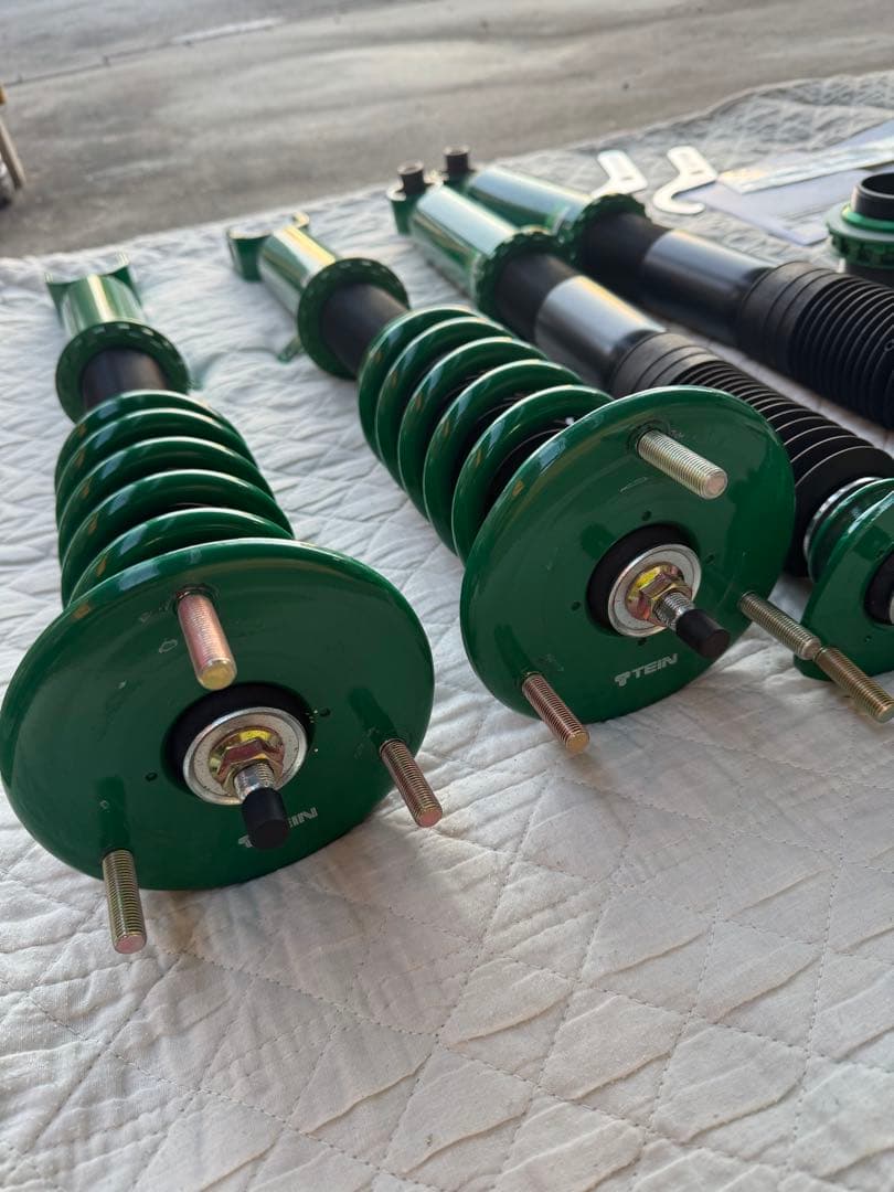 ほぼ新品 TEIN 車高調 レクサス GS300h AWL10