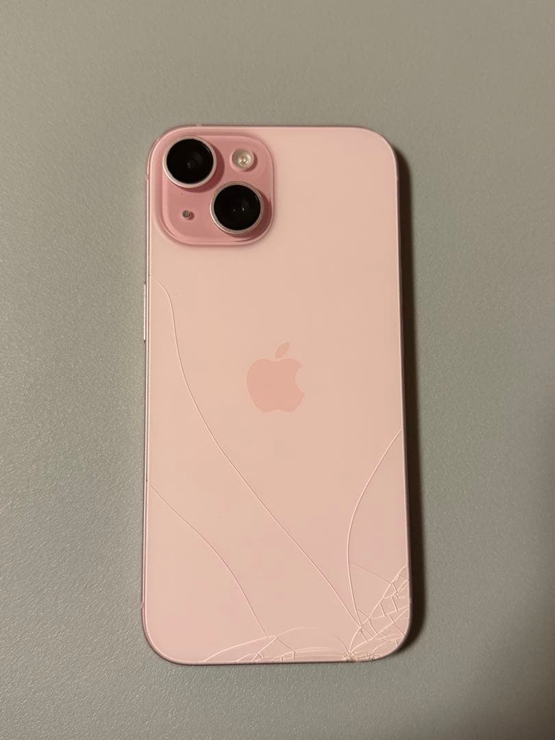 iPhone 15 256GB ピンク【背面割れ・動作確認済】SIMフリー