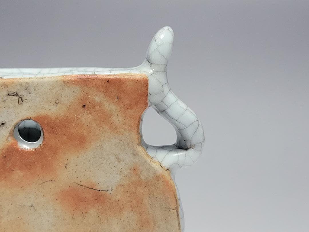 白磁 貫入 三足香炉型 掛花入 明清時代 幅約8.7cm