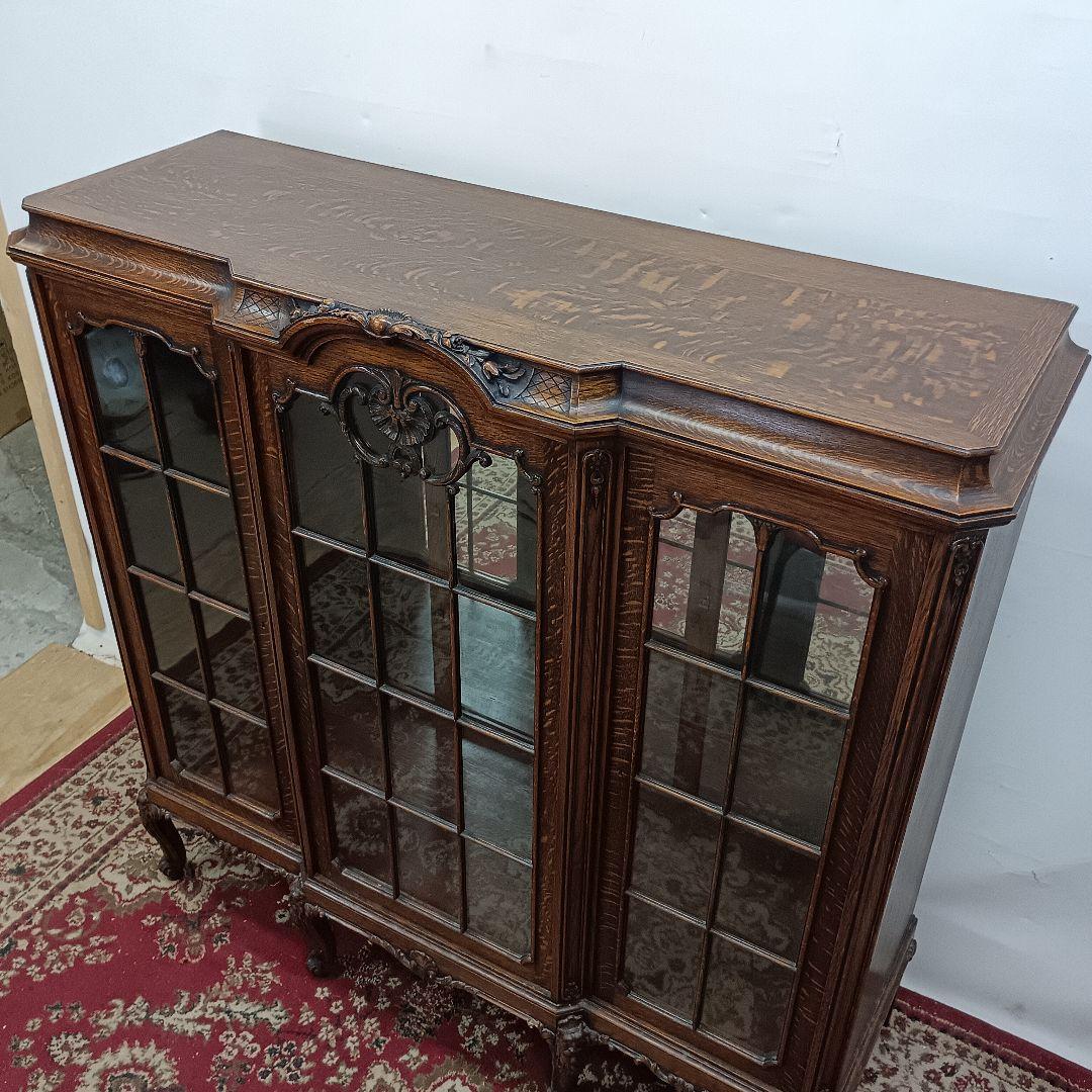 キャビネット　アンティーク　猫脚　ガラス付き　外国製