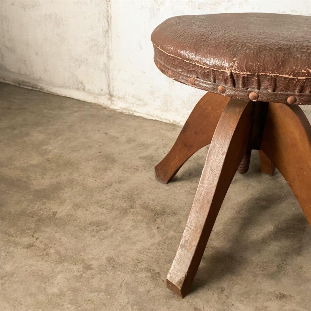 アンティーク　高さ調節可能　シャビーな回転椅子　丸椅子　どっしりとしたスツール