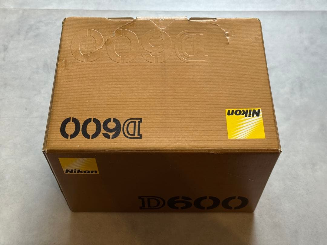 Nikon D600 デジタル一眼レフカメラ ボディ＋リモコン＋MB-D14