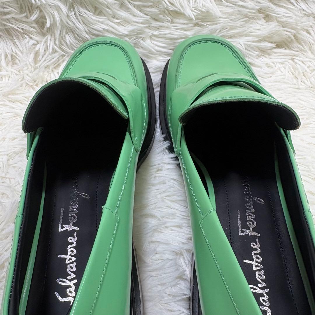 ク*ケ様 サルヴァトーレ　フェラガモ　本革　ローファー　ロゴ　24cm 8 ミン