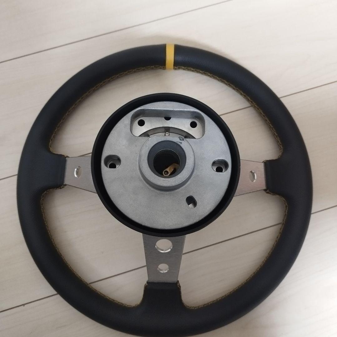 MOMO ステアリング 3スポーク