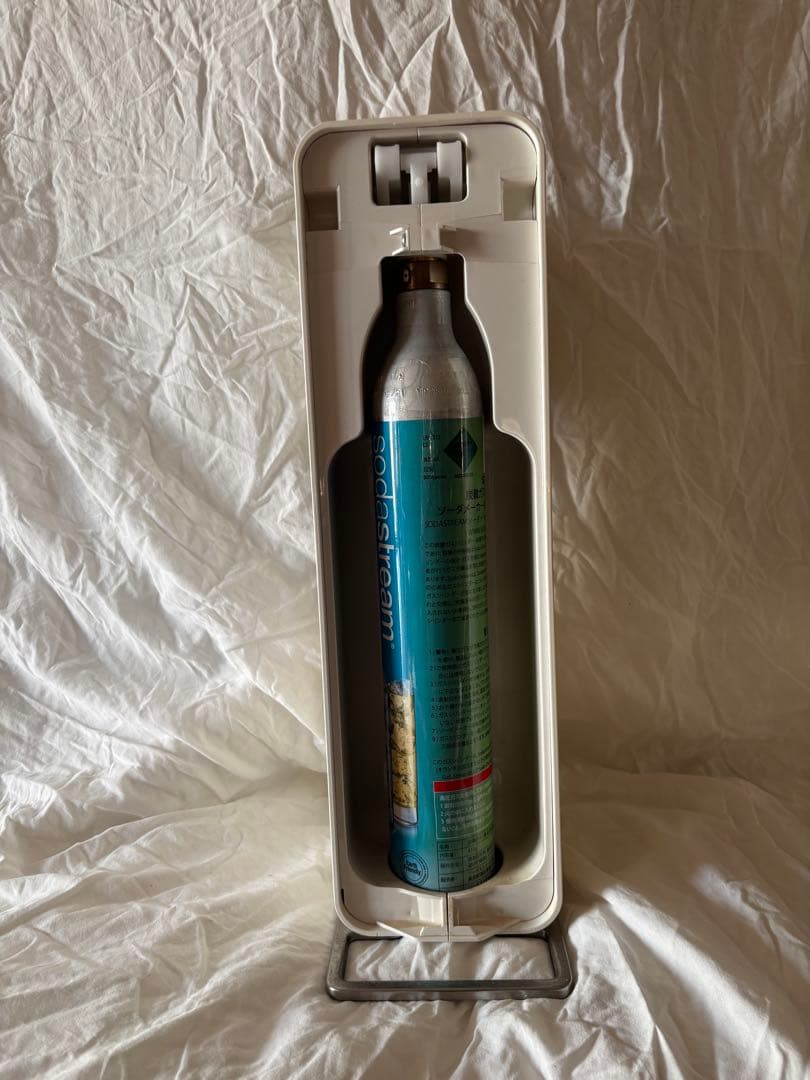 ソーダストリーム　専用ボトル2本　満タンボンベ1本付き