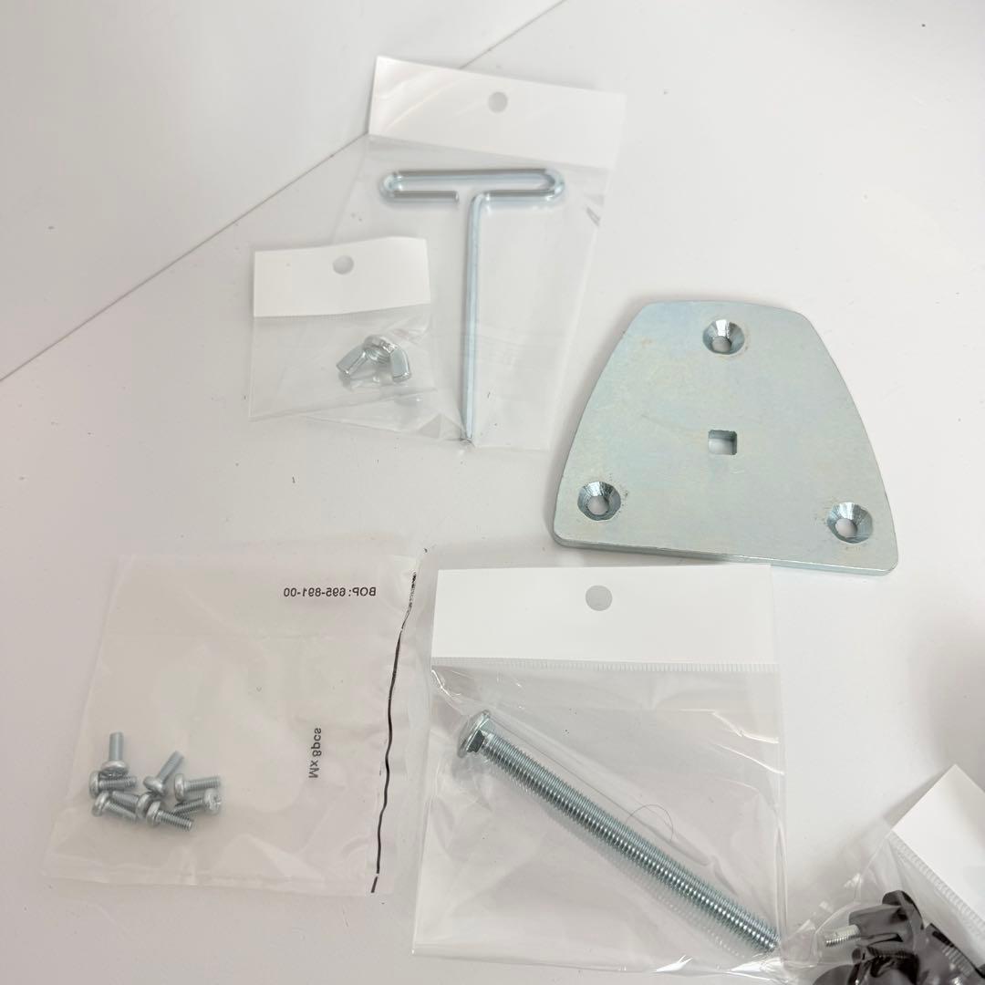 Amazonベーシック　デュアルモニターアーム　エルゴトロンOEM