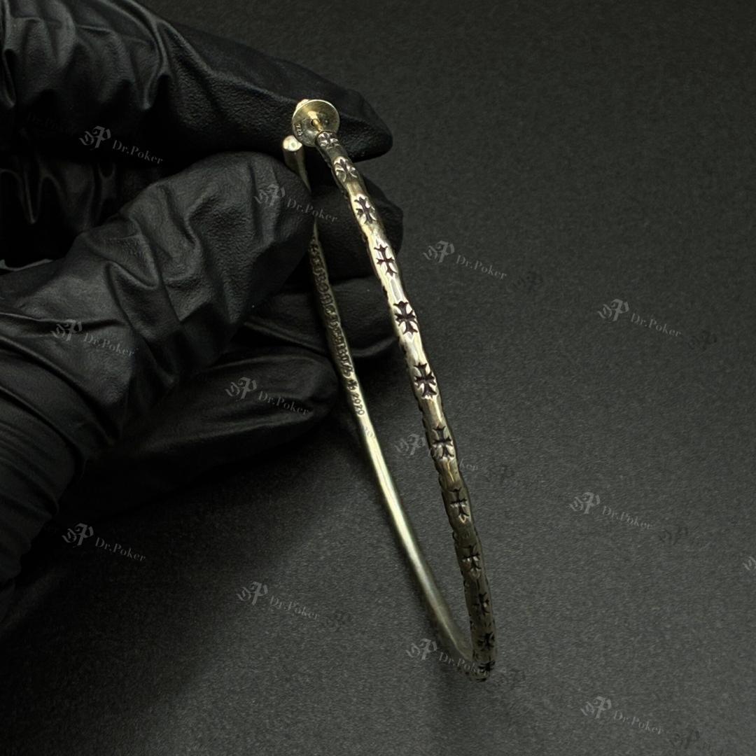 【新品】 クロムハーツ Tiny E CH Plus フープ ピアス