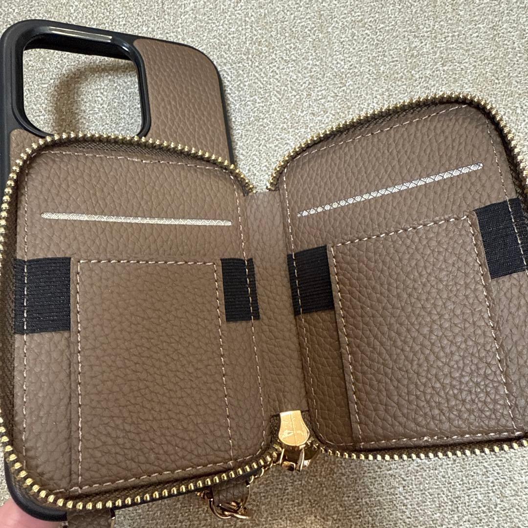 CUSTYPE iPhone用レザー調ケース モカ　iPhone16pro