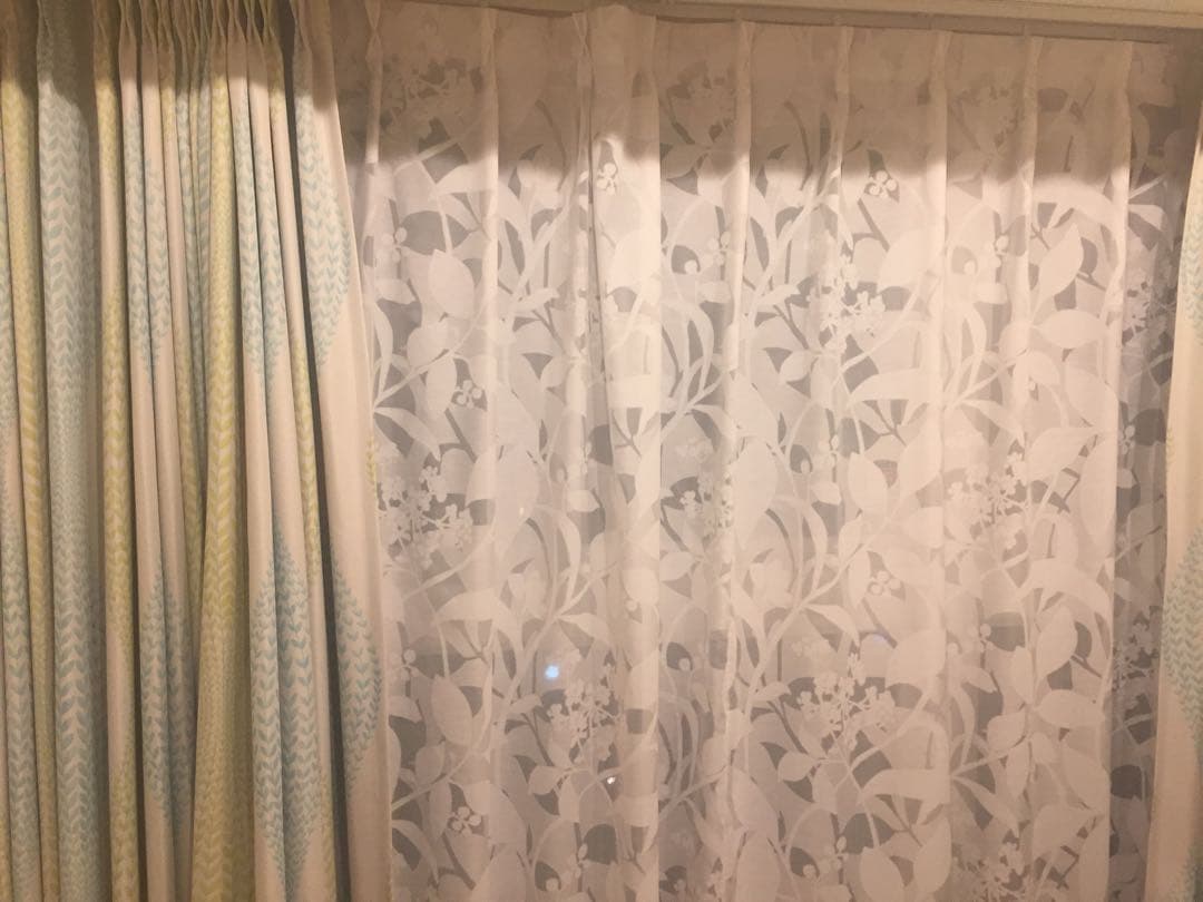 びっくりカーテン 北欧デザイン 遮光2級 ヌップグリーン