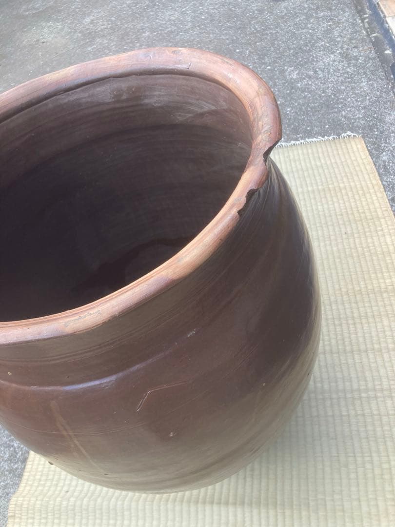 訳あり。大瓶。水瓶 睡蓮鉢。高さ66cm 。口径43cm。 明るい常滑焼風。