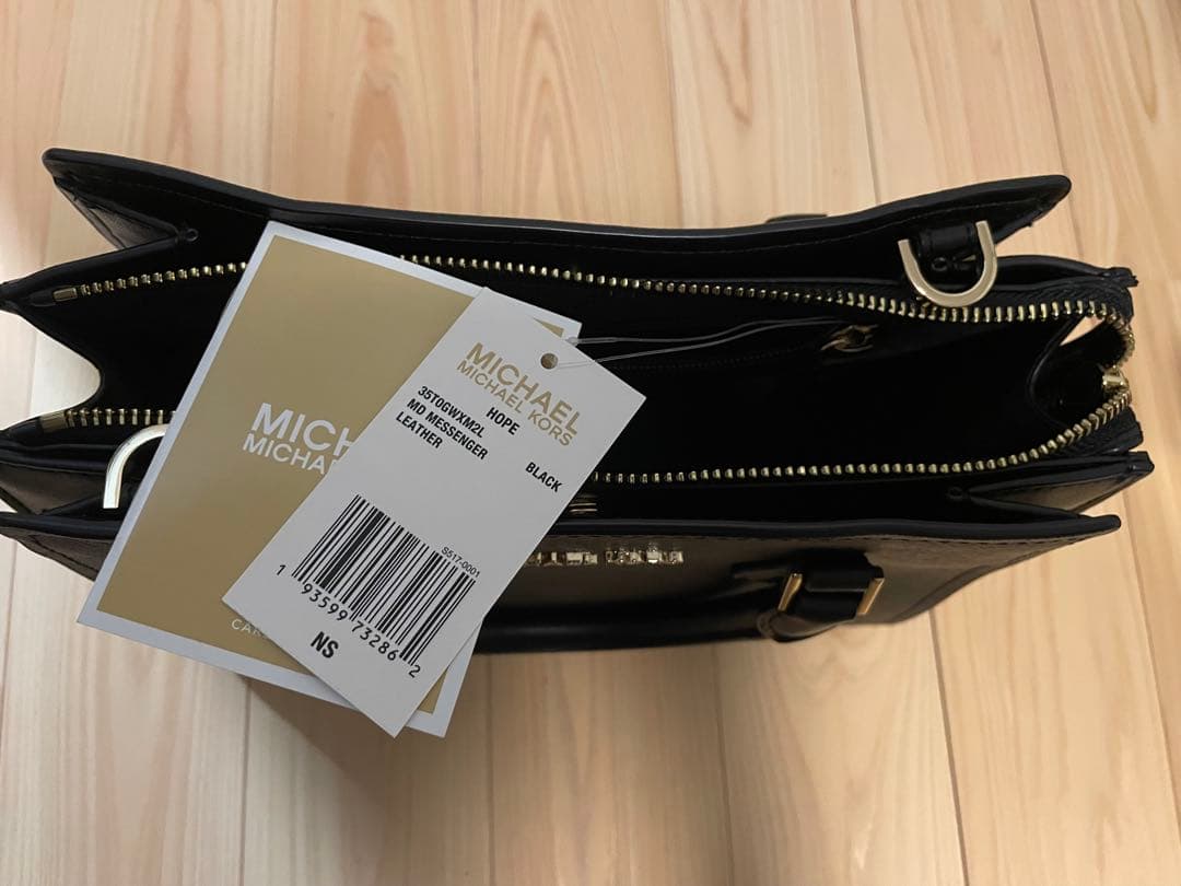 Michael Kors SHEILA センタージップ サッチェル ミディアム黒