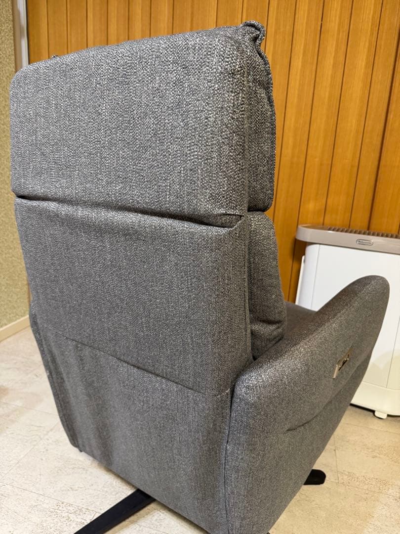 こ*じ様 [送料込] 2023年冬購入 ニトリ電動1人掛けソファ グレー ファブ