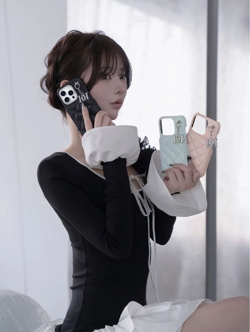 新品 キルティングミラーDDチャームiPhoneケース 17pro ブラック