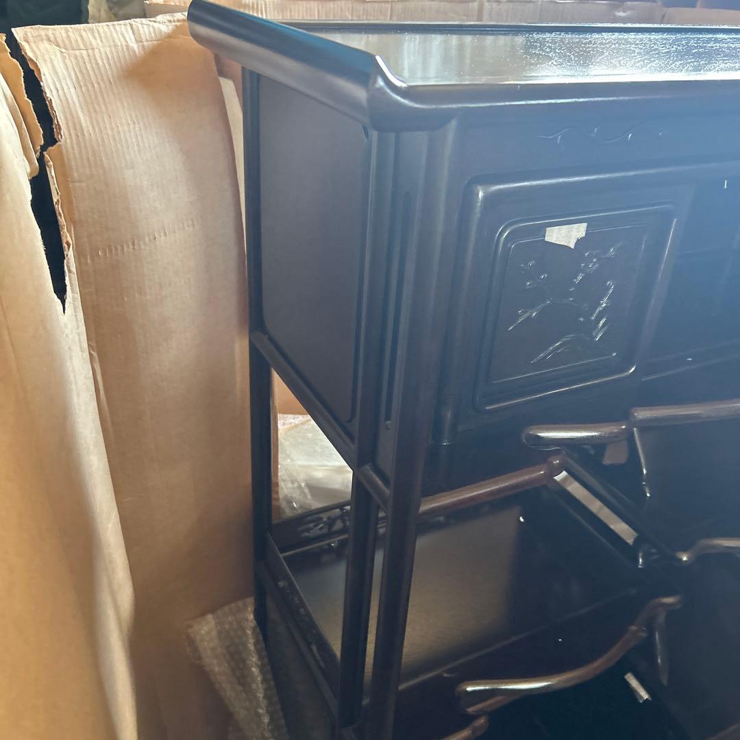 引き取り希望！ダークブラウン木製唐木飾り棚