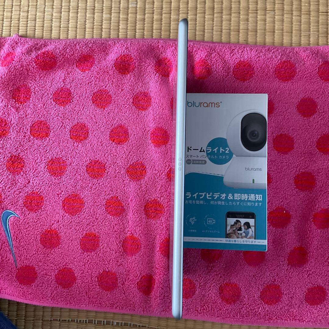 iPad 第9世代 シルバー ケース付き