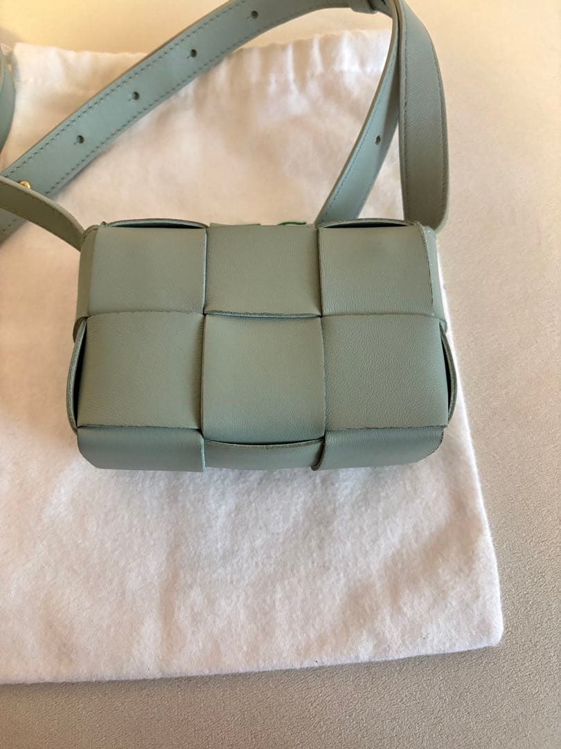 ボッテガべネタ　ミニカセットバッグ