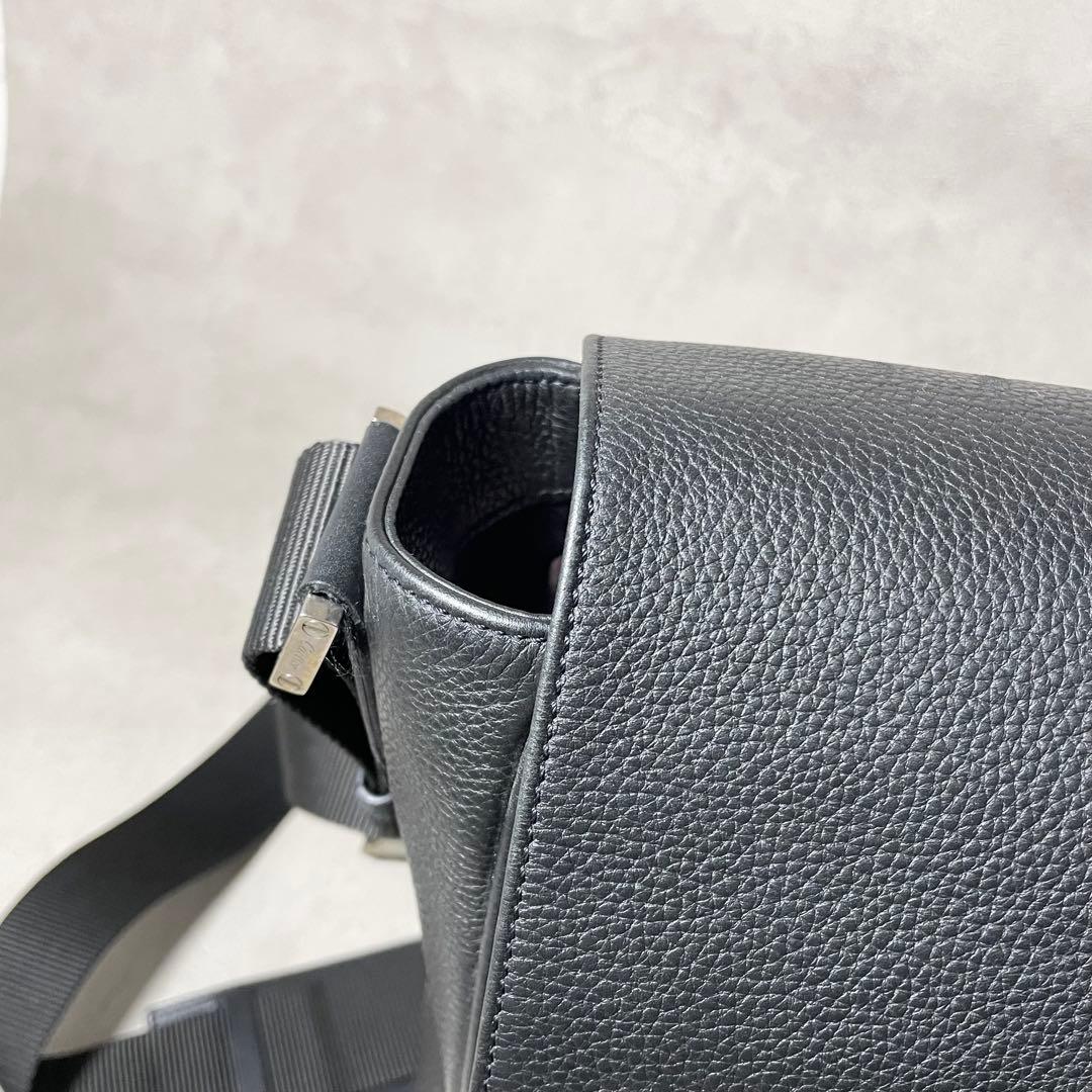 Cartier カルティエ パシャ ショルダーバッグ レザー ブラック メンズ