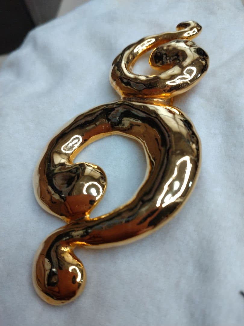 Yves Saint Laurent ゴールド ブローチ