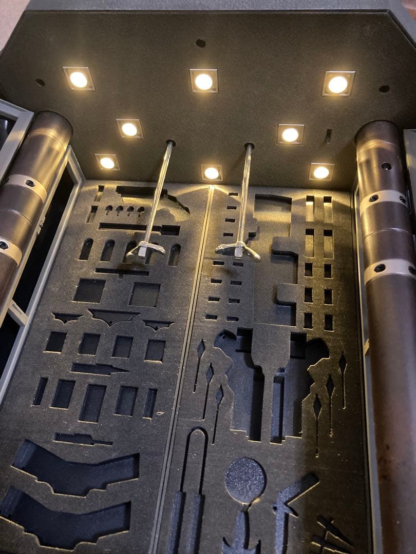 ホットトイズ バットマン ダークナイト アルフレッド & 格納庫 限定版