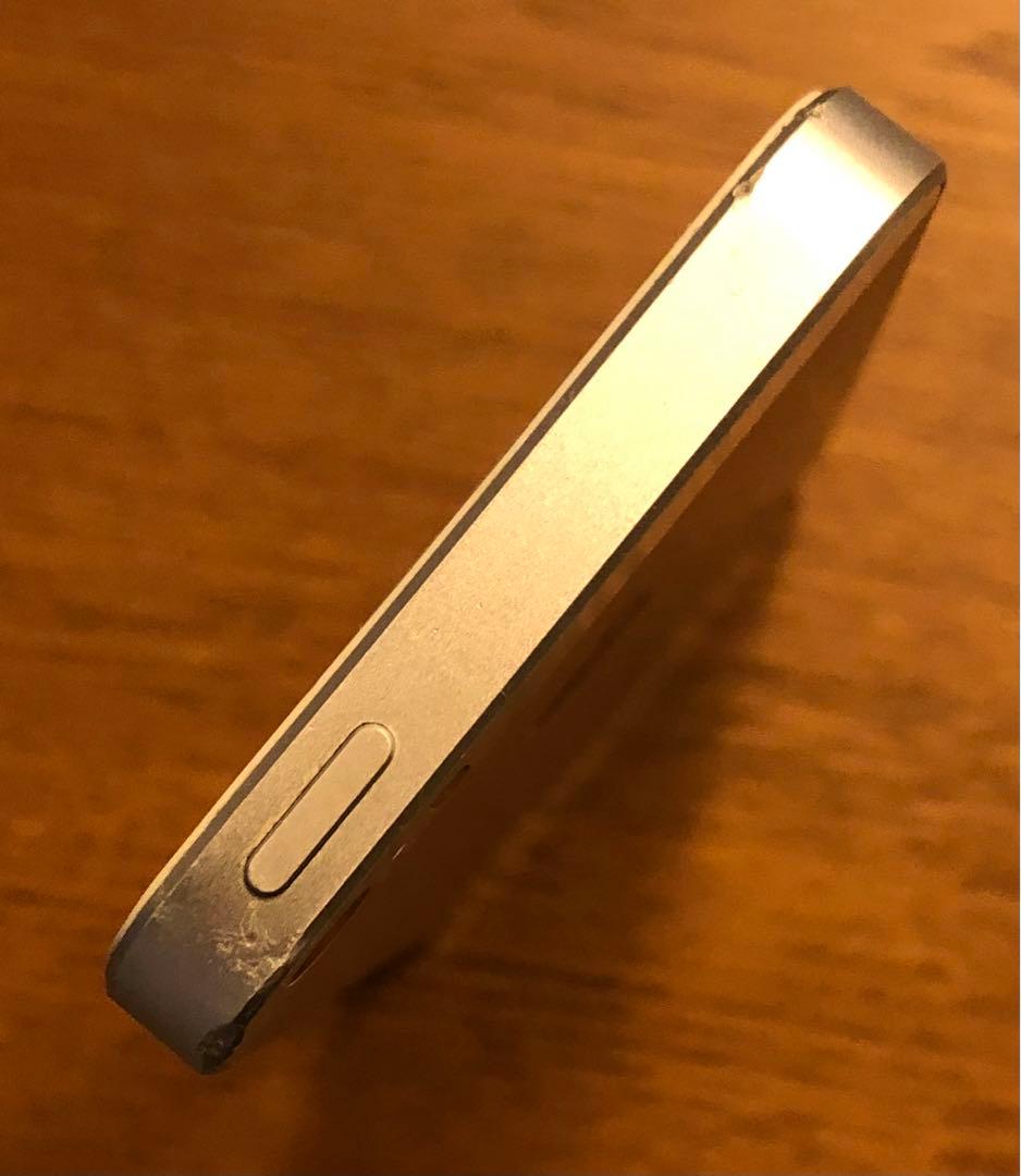 Apple iPhone SE ゴールド 本体