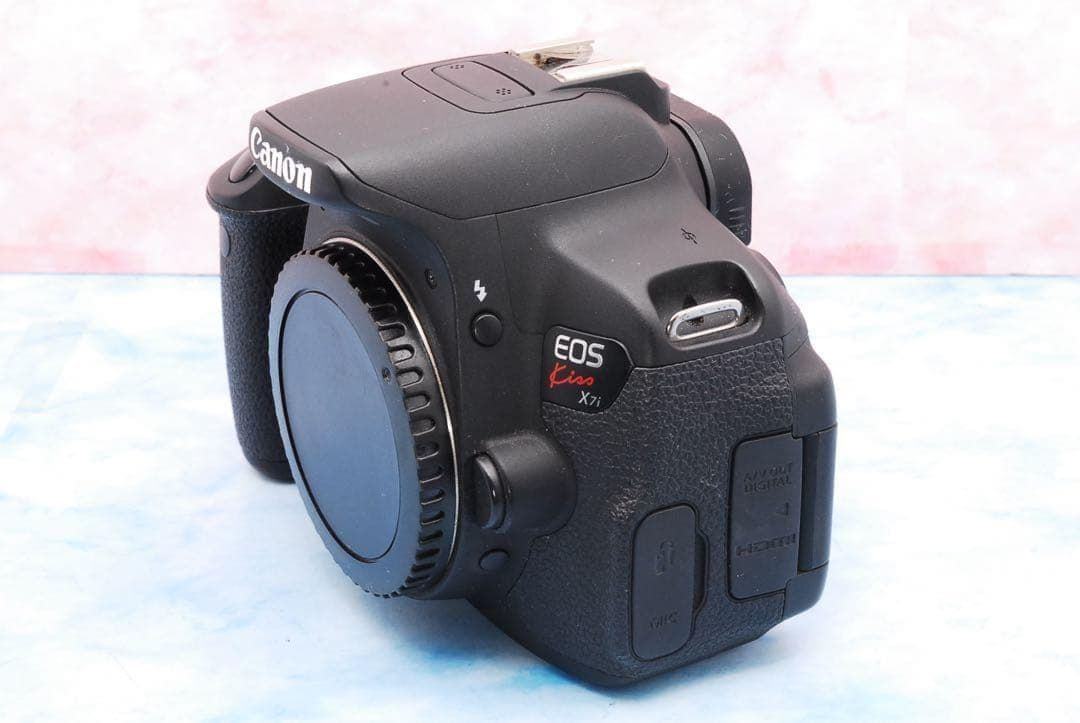 Canon Kiss X7i✨一眼レフカメラ✨手ぶれ補正＆超望遠のWレンズ