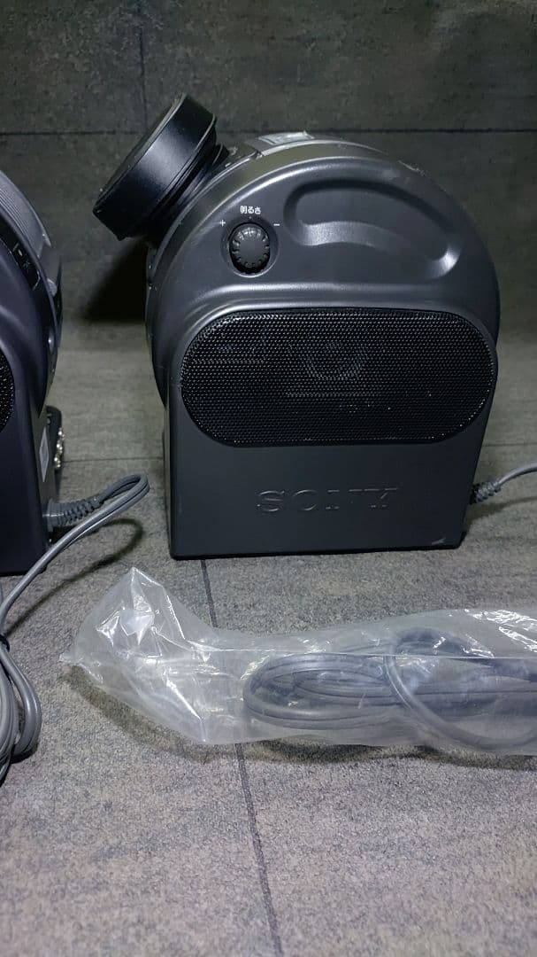 SONY液晶プロジェクターCPJ-200 セットアタッシュケース付 OD112