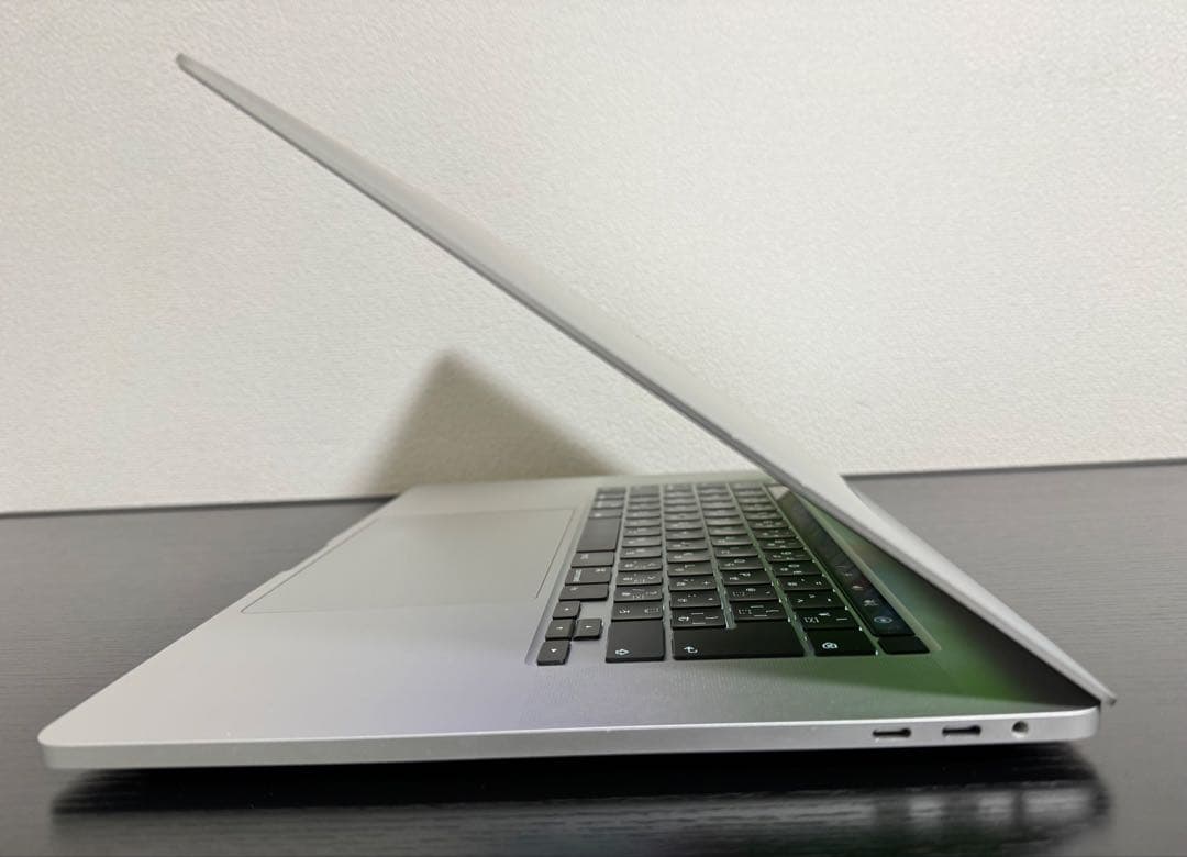 MacBookPro i9 32GB 1TB 充放電131回 バッテリー87%