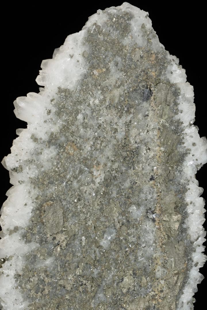 水晶クラスター 黄鉄鉱共生 台座付 2.1kg 天然石 原石 自然石 鉱物標本