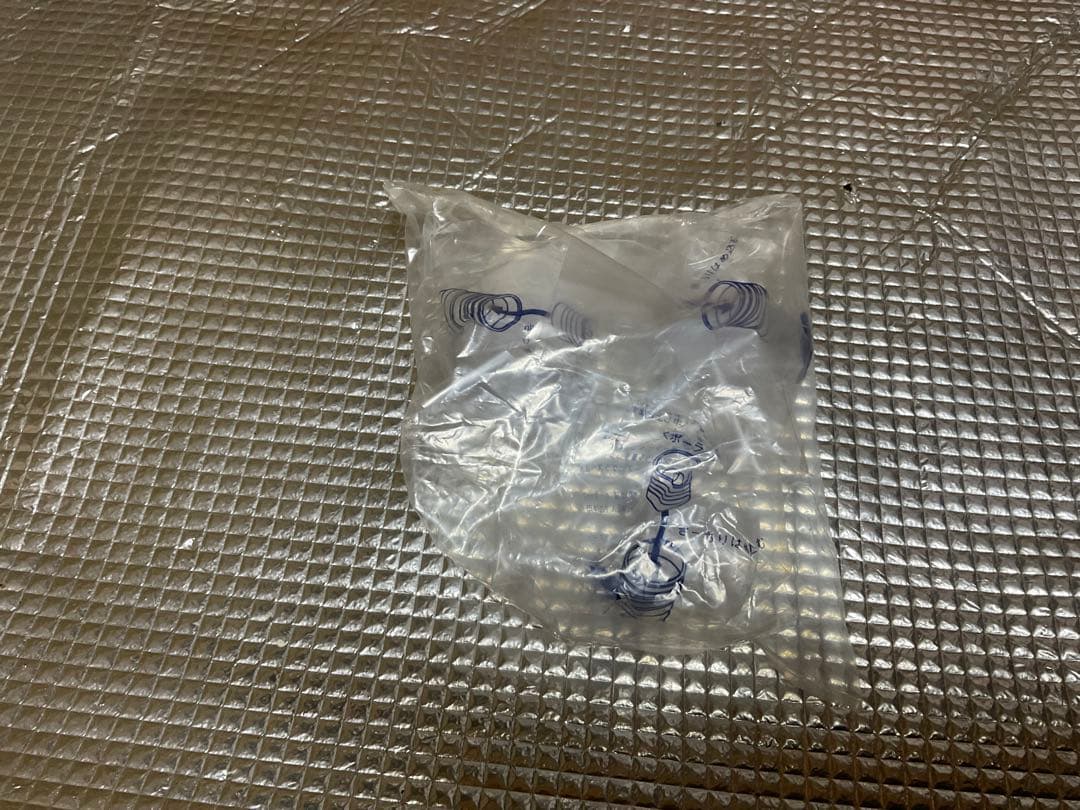 SUNTORY・WHISKY・WHITE。since 1923 1920ml。