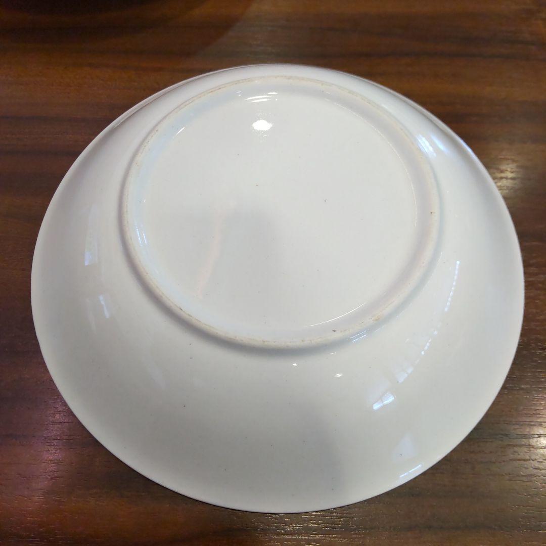 お花柄のお皿２枚          専用