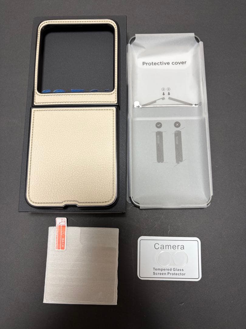 【美品】motorola razr 50 512GB コアラグレー