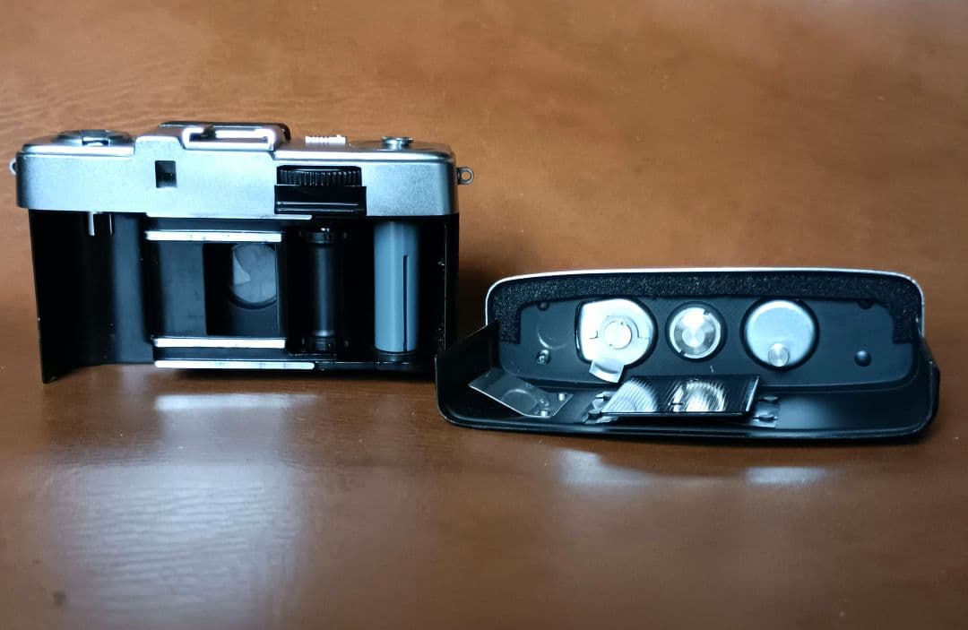 フィルムカメラ（整備、完動品）オリンパスペンS2.8