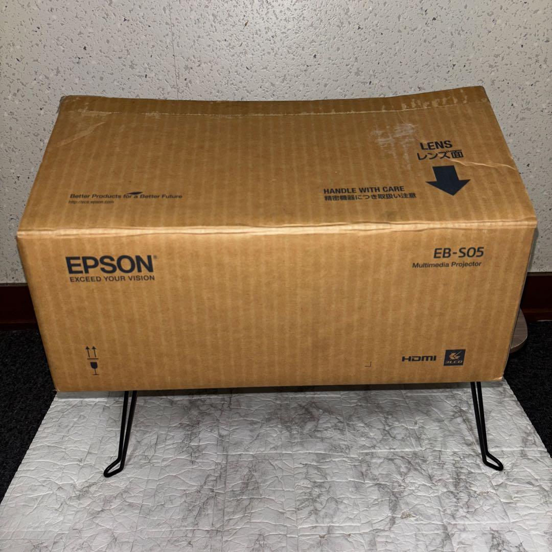 EPSON LCDプロジェクター　EB-S05