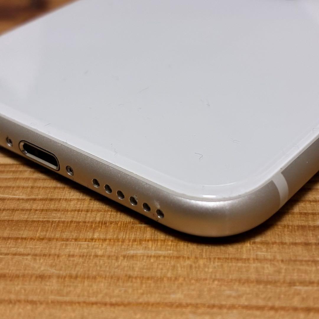 バッテリー新品　iPhoneSE第3世代64GB SIMフリー yy17700a