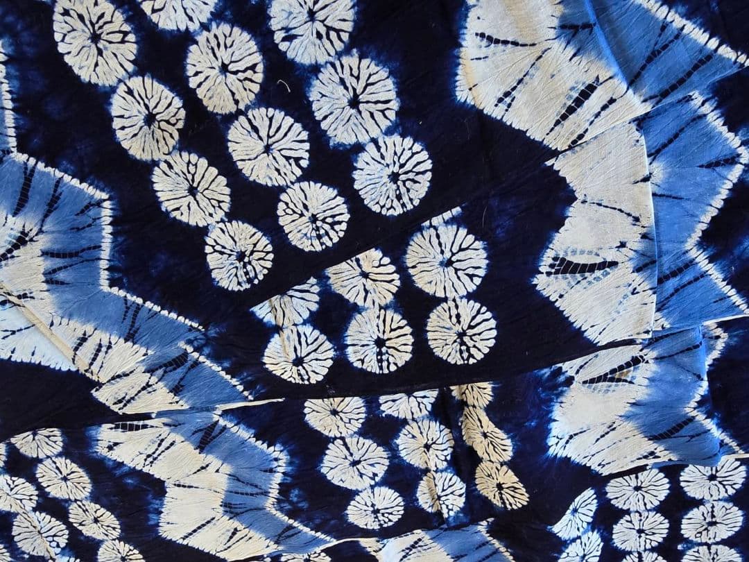 珍しい　有松鳴海絞り　縫い締め　丸紋　反物