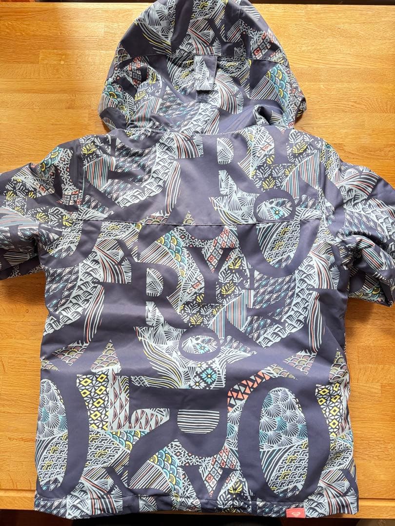 【美品】ROXY 子供用 スノーボード ジャケットとパンツセット　１４０センチ