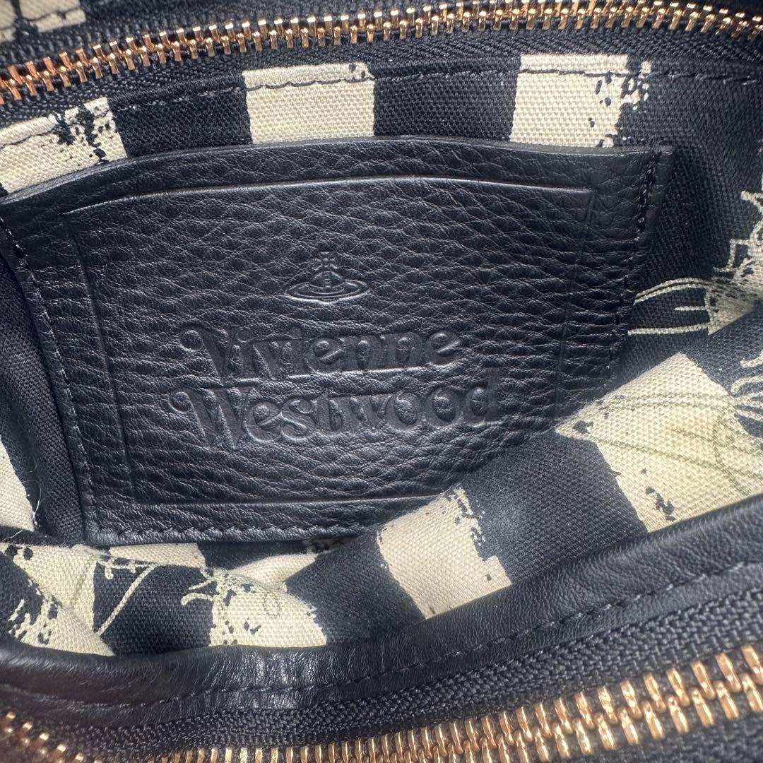 たま(=^_^=) Vivienne Westwood 黒レザー タッセル
