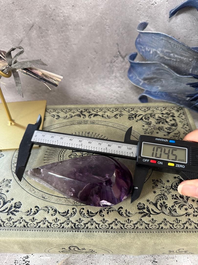 アメジストファントム　ドロップ　涙型　置物 スタンド付き