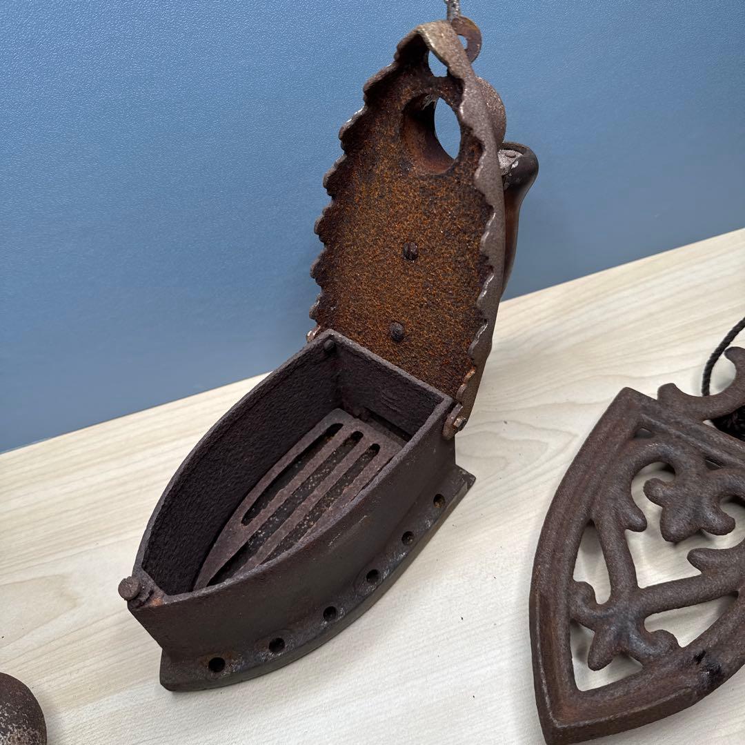 古い鉄アイロン 煙突付き