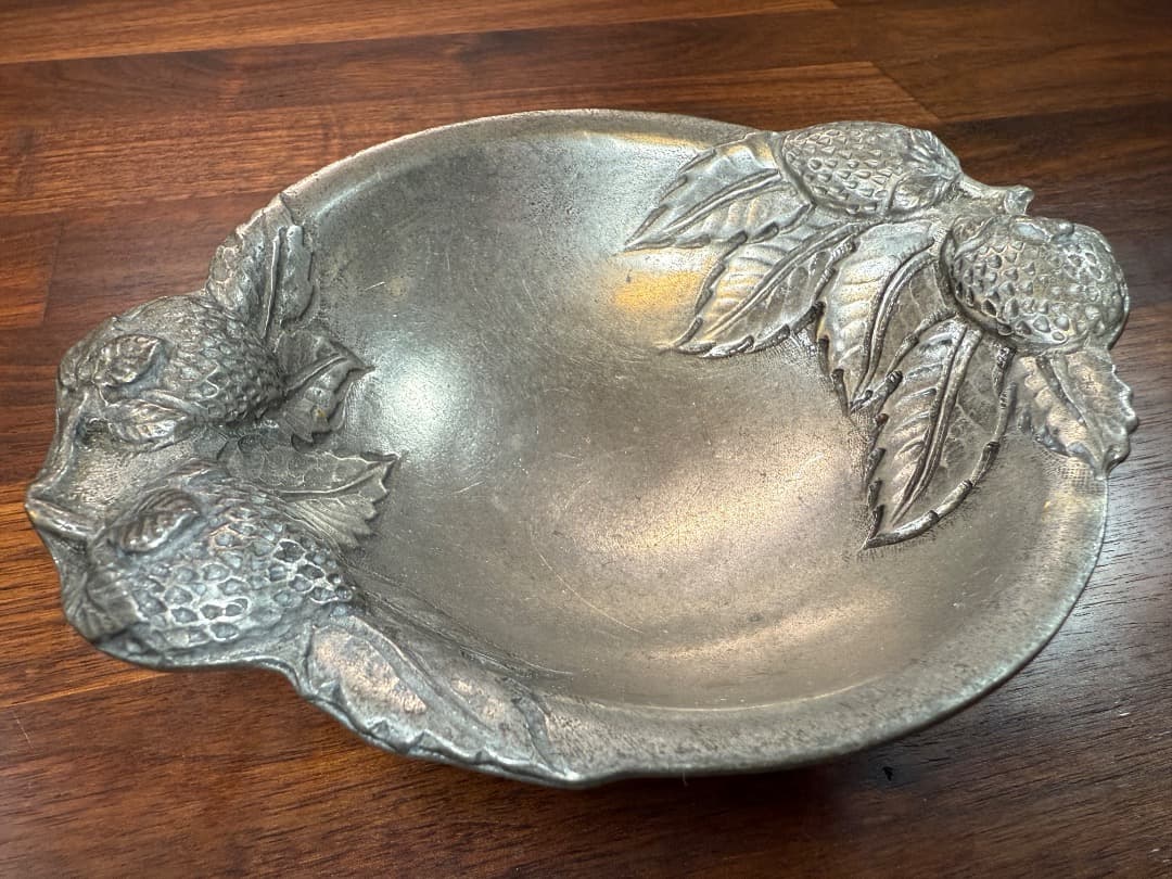 【アンティーク】ピューター製 小物入れ イチゴ