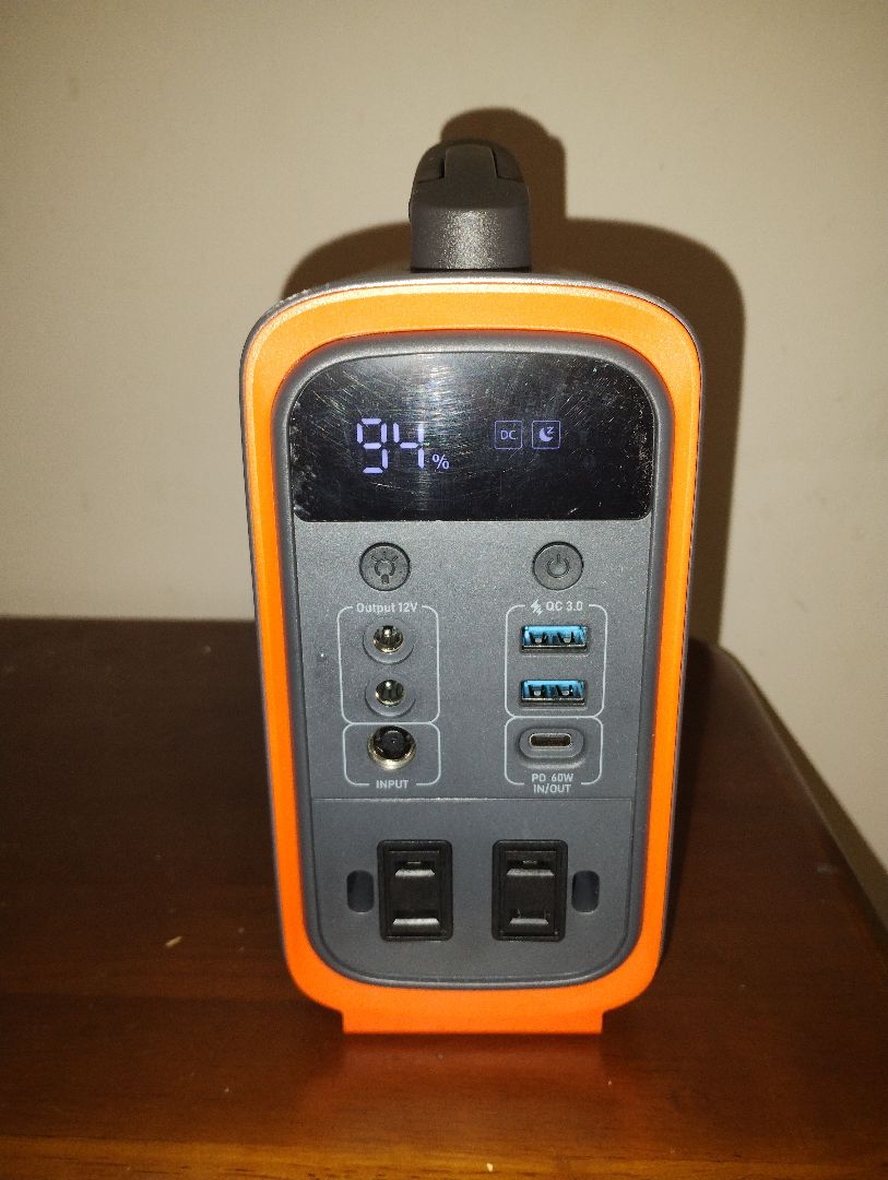 モバイルバッテリー 5台同時充電可能