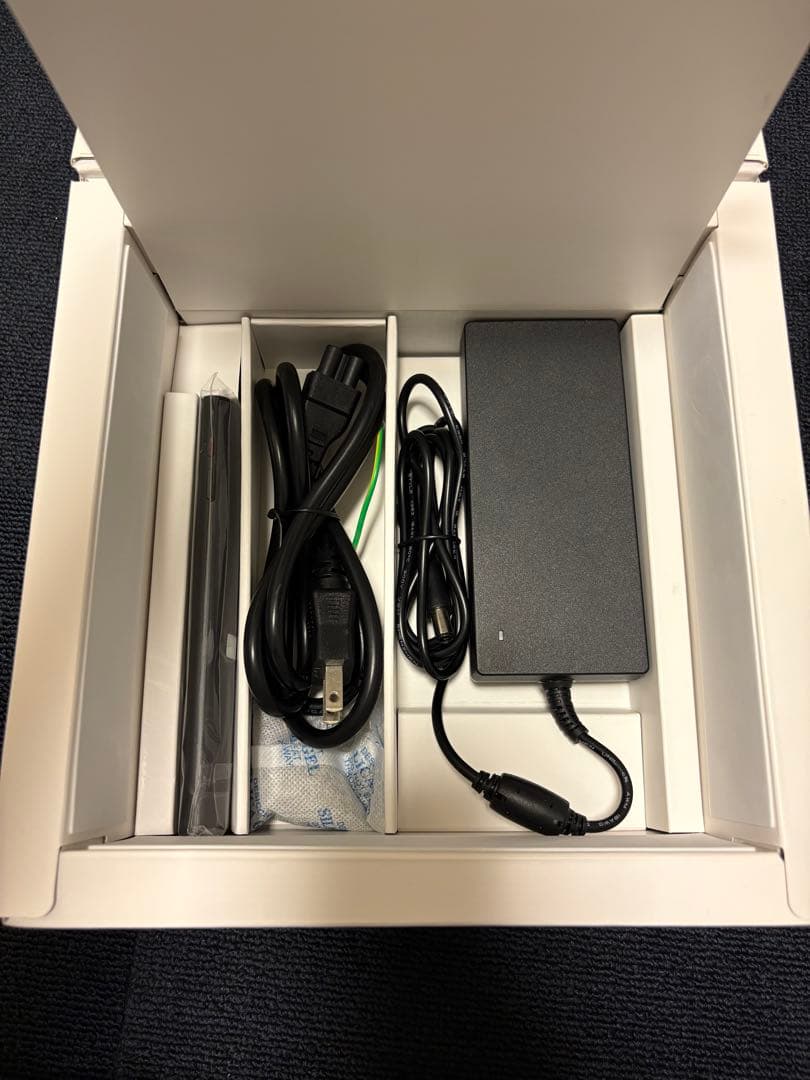 Dangbei Atom レーザープロジェクター(スタンド付)