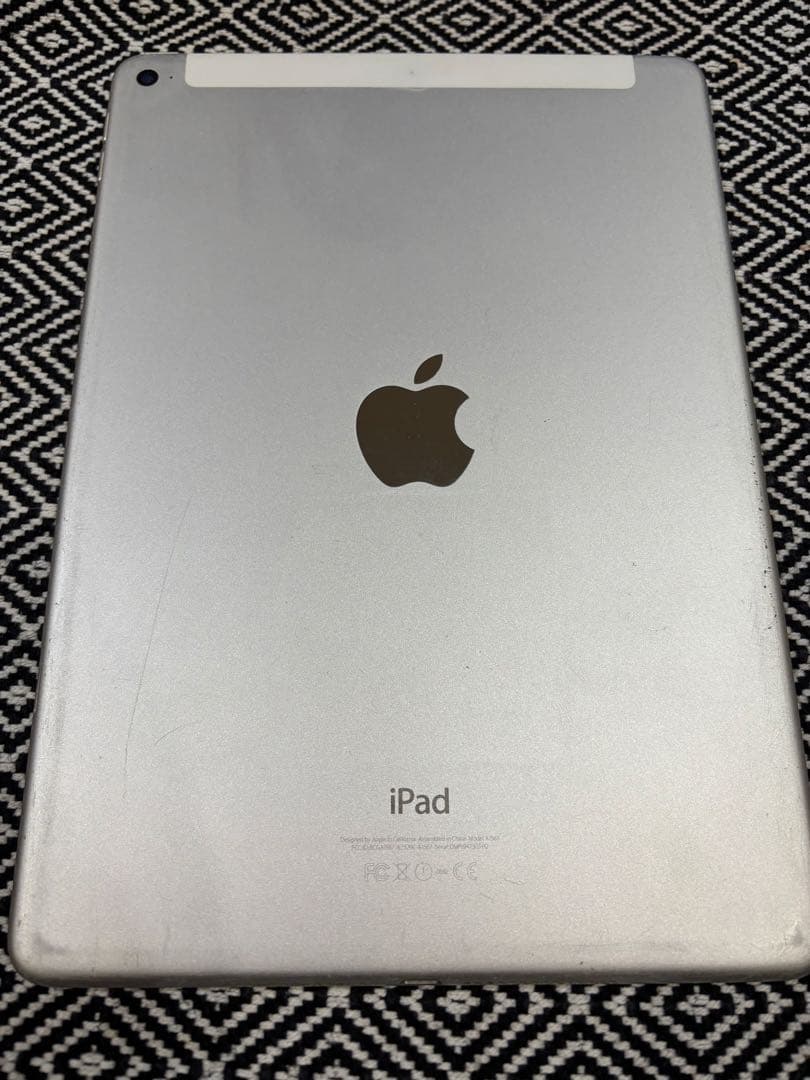 かず　Apple iPad Air 2 128GB シルバー